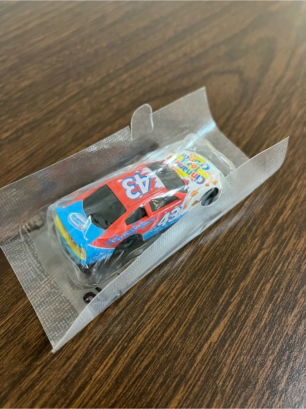 2008 Richard Petty #43 Cheerios Cinnamon Toast Crunch Diecast 1:64 NEW